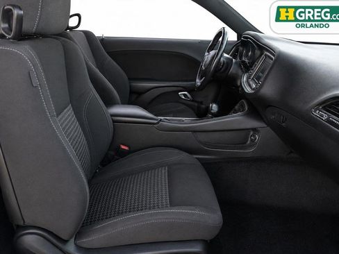 Used 2018 Dodge Challenger SXT RWD image 15