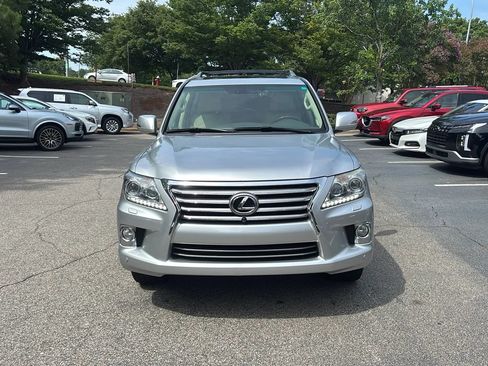 Used 2013 Lexus LX 570 4WD w/ Luxury Pkg image 2