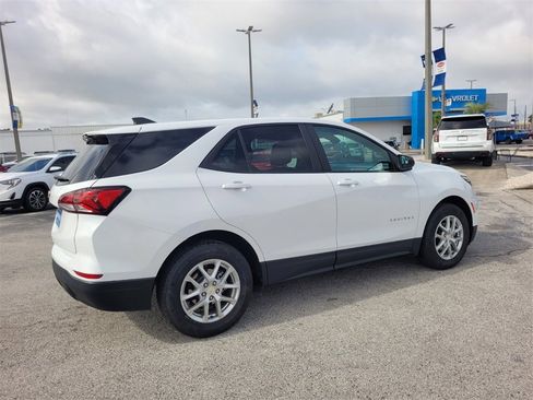 Used 2024 Chevrolet Equinox LS w/ LS Convenience Package image 13
