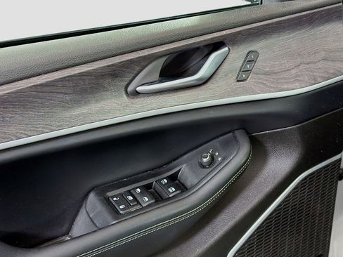 Used 2024 Jeep Grand Cherokee Limited 4xe image 21