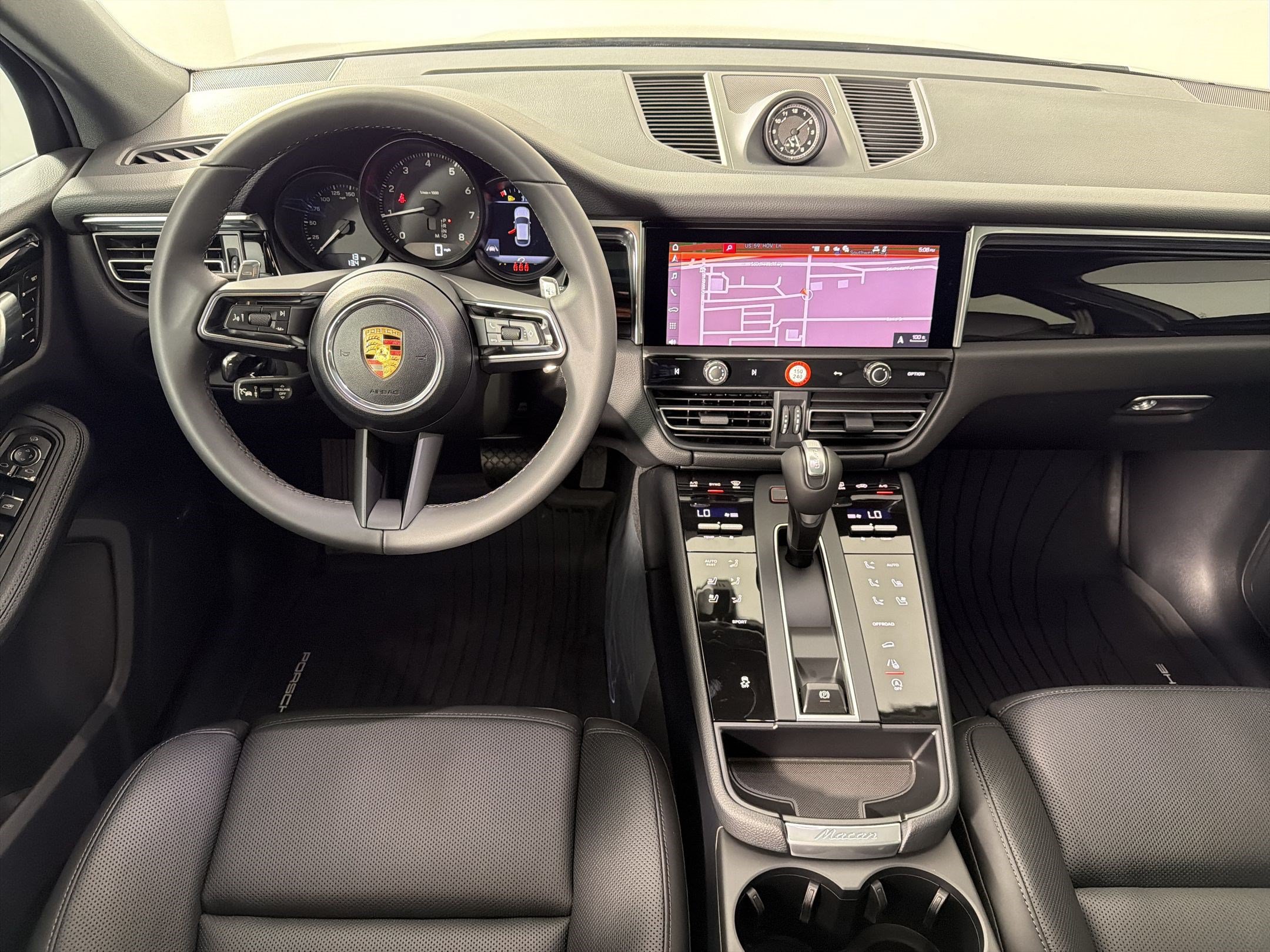 Used 2026 Porsche Macan AWD/4WD image 27