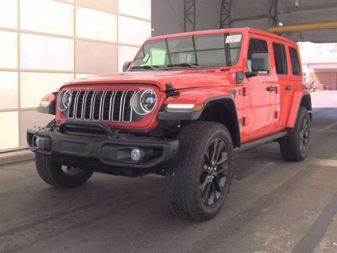 Used 2025 Jeep Wrangler Unlimited Sahara image 1