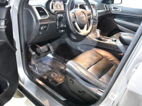 Used 2017 Jeep Grand Cherokee Limited w/ Luxury Group II image 22