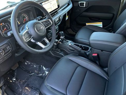 New 2026 Jeep Wrangler Unlimited Sahara AWD/4WD image 9