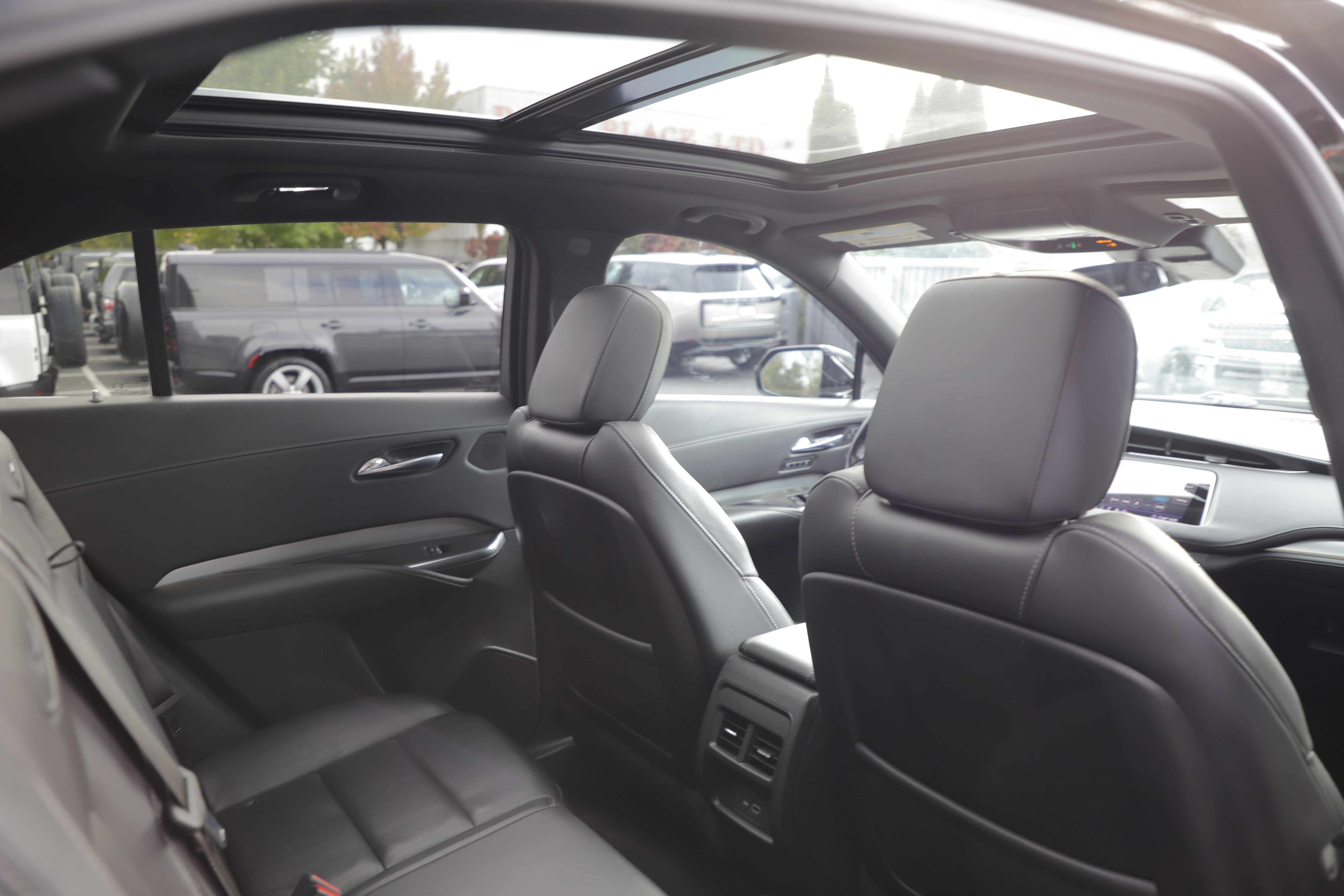 Used 2020 Cadillac XT4 Premium Luxury w/ Driver Awareness Package AWD/4WD image 9