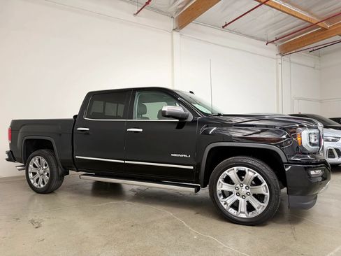 Used 2018 GMC Sierra 1500 Denali w/ Denali Ultimate Package AWD/4WD image 5