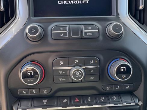 Used 2021 Chevrolet Silverado 2500 LTZ w/ LTZ Convenience Package AWD/4WD image 15