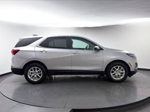 Used 2022 Chevrolet Equinox LT FWD image 11