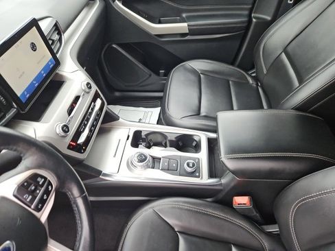 Used 2023 Ford Explorer XLT w/ Equipment Group 202A image 33