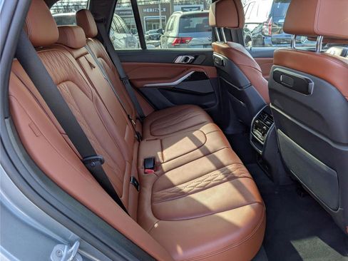 Used 2025 BMW X5 xDrive50e image 13