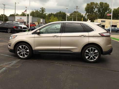Used 2018 Ford Edge Titanium w/ Ford Safe & Smart Package AWD/4WD image 9