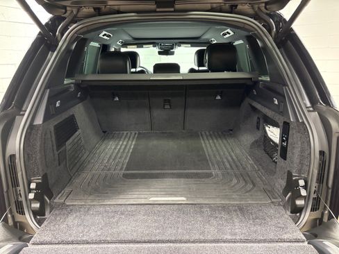 Used 2025 Land Rover Range Rover SE AWD/4WD image 33