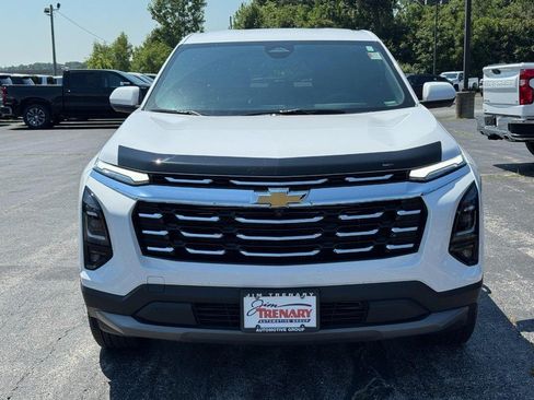Used 2026 Chevrolet Equinox LT w/ Safety and Technology Package FWD image 9