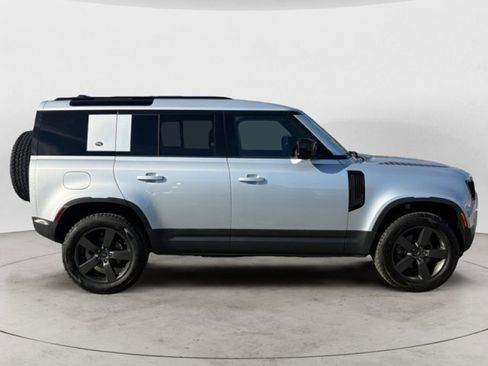 Used 2023 Land Rover Defender 110 S image 7