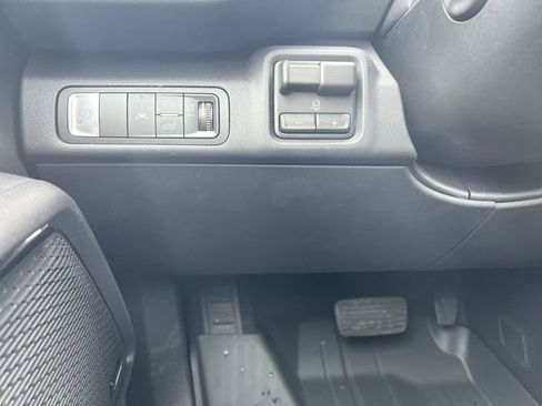 New 2025 Chevrolet Silverado EV LT image 18