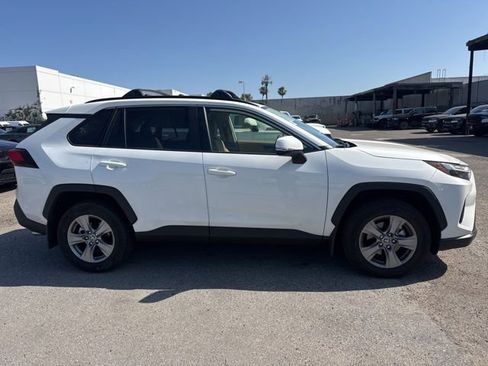 Used 2025 Toyota RAV4 XLE w/ Convenience Package FWD image 4