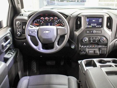 Used 2025 Chevrolet Silverado 2500 Custom w/ Custom Value Package image 10