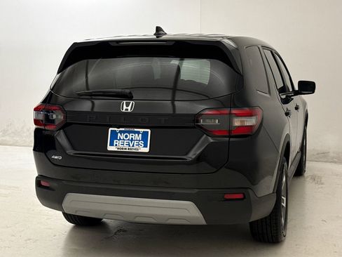Certified 2025 Honda Pilot EX-L image 9