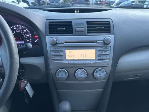 Used 2011 Toyota Camry image 17