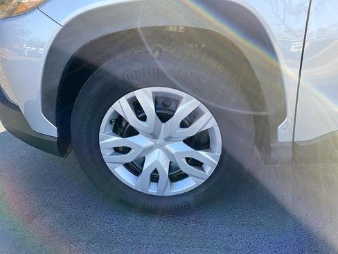 Certified 2025 Toyota Corolla Cross L image 8