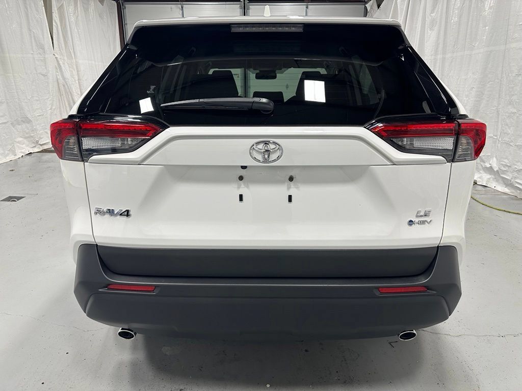 Used 2025 Toyota RAV4 LE AWD/4WD image 6