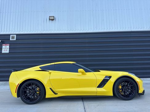 Used 2017 Chevrolet Corvette Z06 RWD image 3