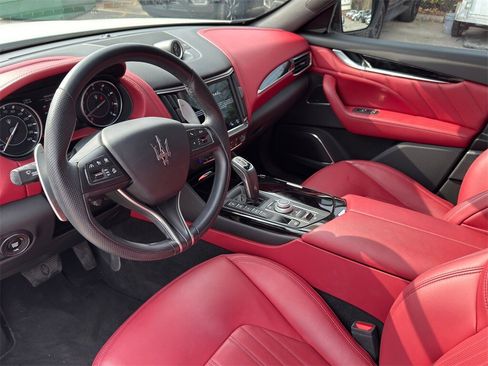 Used 2023 Maserati Levante Modena image 11