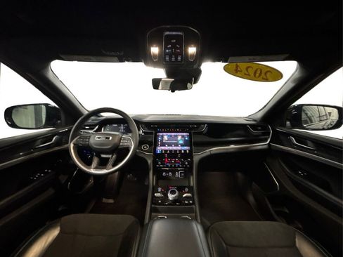 Used 2024 Jeep Grand Cherokee Trailhawk w/ Advanced Protech Group II image 27