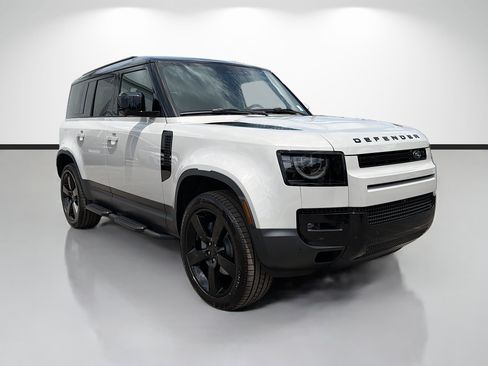 New 2026 Land Rover Defender 110 S AWD/4WD image 7