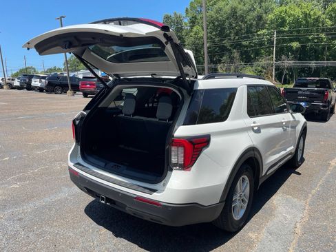 Used 2025 Ford Explorer Active RWD image 37