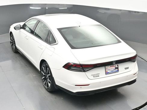 Certified 2023 Honda Accord Touring image 30