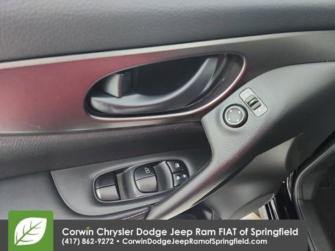 Used 2019 Nissan Rogue Sport S image 21