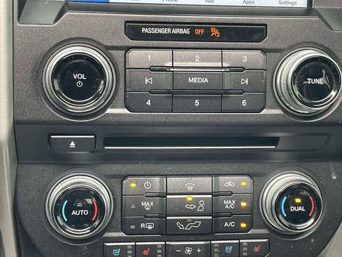 Used 2017 Ford F150 Lariat w/ Equipment Group 502A Luxury AWD/4WD image 28