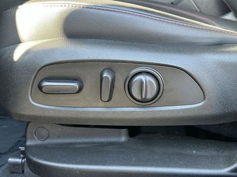 Used 2019 Chevrolet Blazer RS image 23