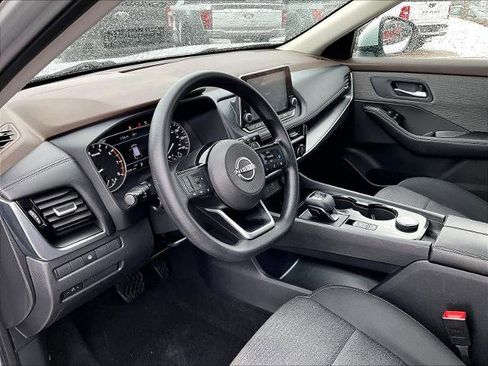 Certified 2022 Nissan Rogue SV image 8