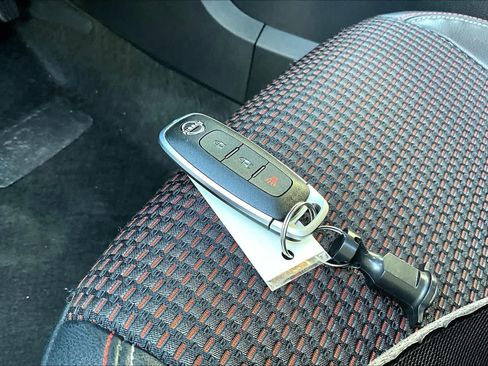 Certified 2025 Nissan Kicks SR FWD image 14