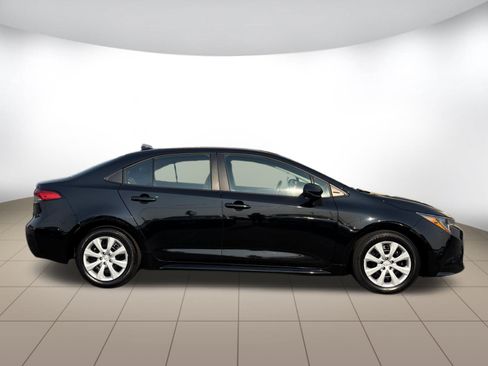 Used 2024 Toyota Corolla LE FWD image 8