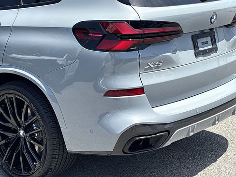 Used 2024 BMW X5 sDrive40i w/ M Sport Package RWD image 5