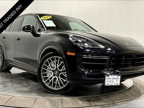 Used 2022 Porsche Cayenne Turbo image 10