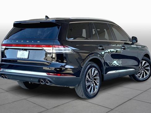 Used 2023 Lincoln Aviator AWD image 12