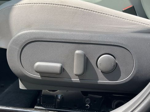 Used 2024 Hyundai Kona SEL FWD image 24