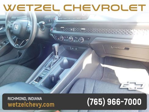 Used 2023 Honda Accord EX image 19