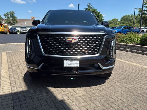 Used 2026 Cadillac Escalade Luxury w/ Touring Package AWD/4WD image 8