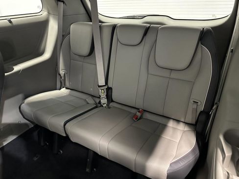 Used 2015 Kia Sedona EX w/ EX Premium Package image 26