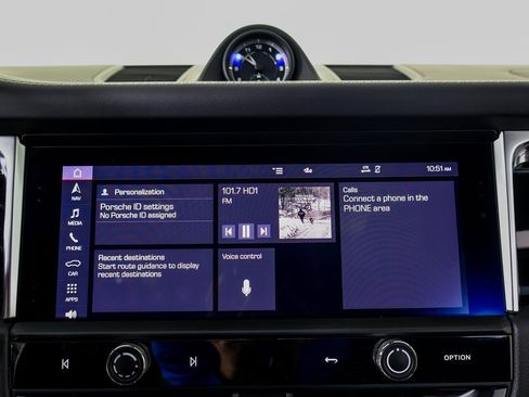 Certified 2024 Porsche Macan w/ Premium Plus Package image 16