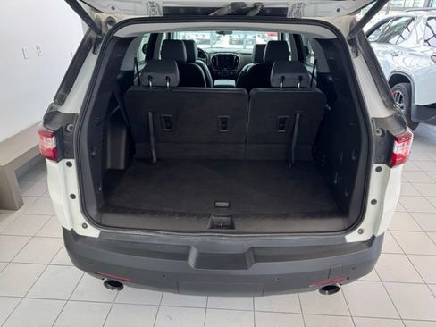 Used 2021 Chevrolet Traverse LT AWD/4WD image 42