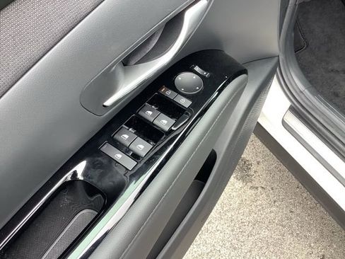 Used 2025 Hyundai Tucson Limited image 18