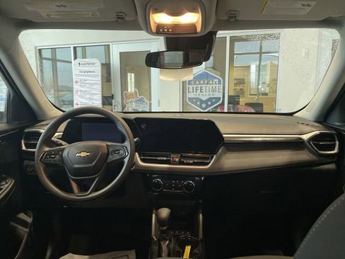 Used 2025 Chevrolet TrailBlazer LT FWD image 38