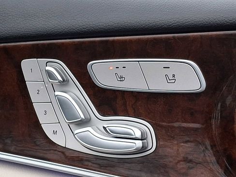 Used 2019 Mercedes-Benz E 300 4MATIC image 23