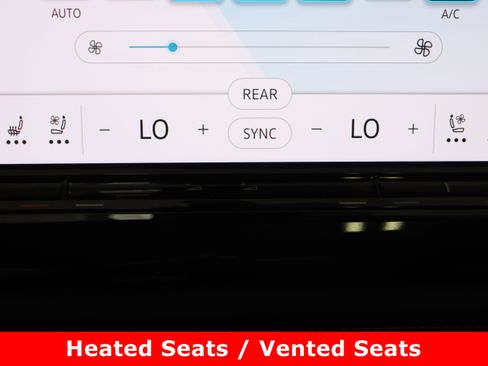 Used 2024 Volkswagen Atlas SE image 22